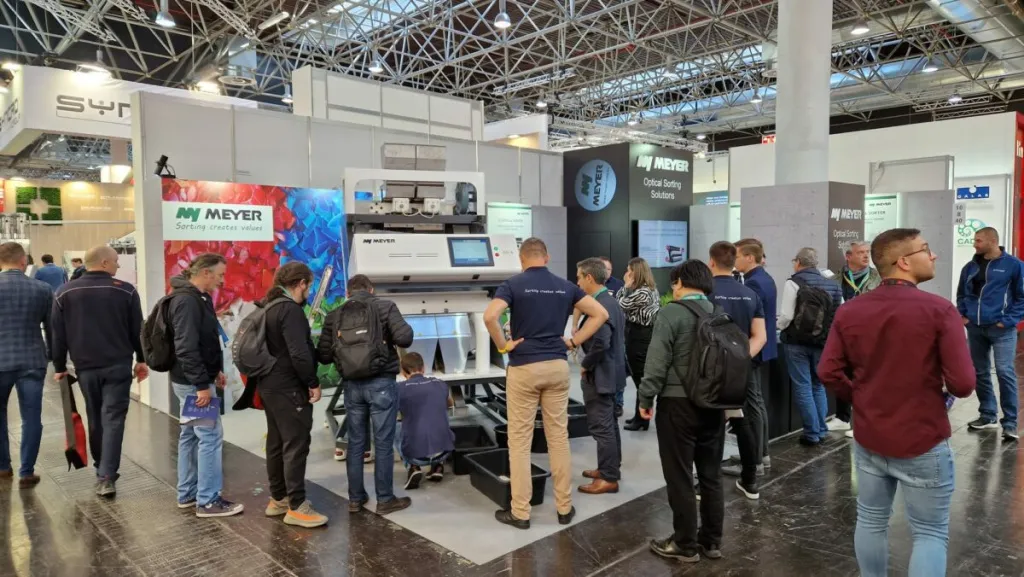 meyer_stand_dusseldorf-1200x676.jpg